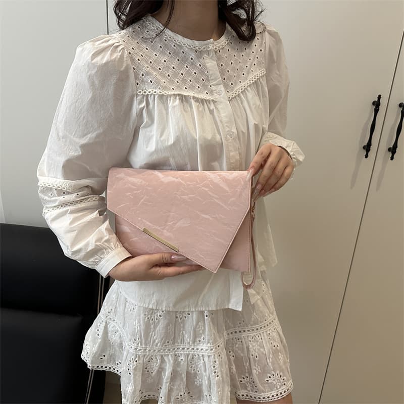 クラッチバッグ 封筒型エレガント金具アクセントクラッチバッグ 結婚式