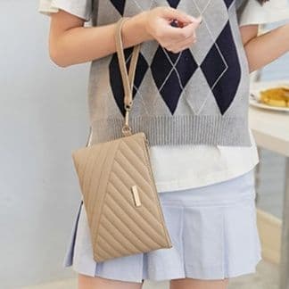 クラッチバッグ 立体キルティングステッチ 普段使い◎ 上品カジュアルクラッチバッグ